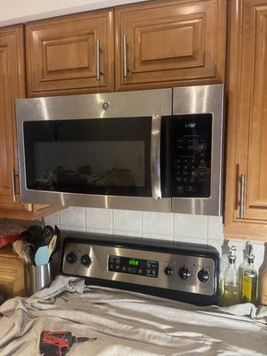 Microwave from Leo Technician’s appliance portfolio