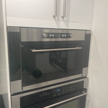 Oven from Leo Technician’s appliance portfolio